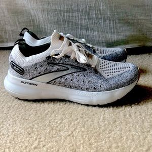 Brooks shoe women’s size 10
